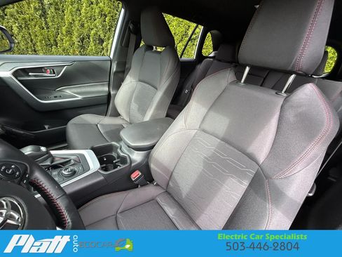 Used 2024 Toyota RAV4 SE AWD/4WD image 25