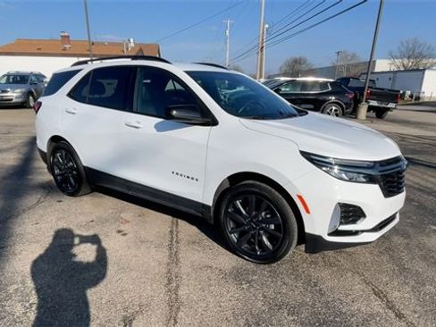 Used 2022 Chevrolet Equinox RS w/ LPO, Floor Liner Package image 3