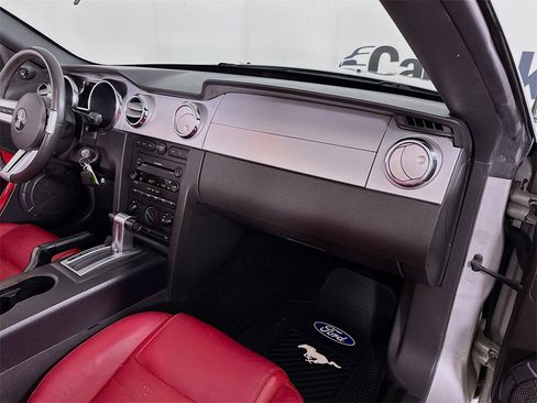 Used 2005 Ford Mustang GT Premium image 30