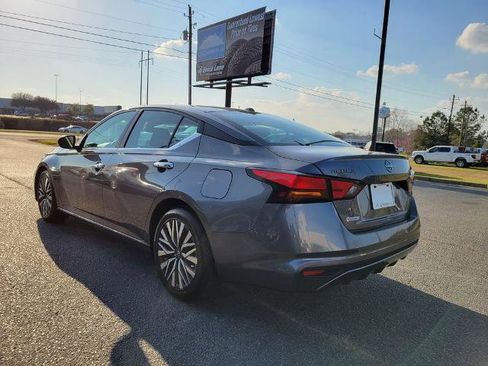 Used 2024 Nissan Altima 2.5 SV image 4