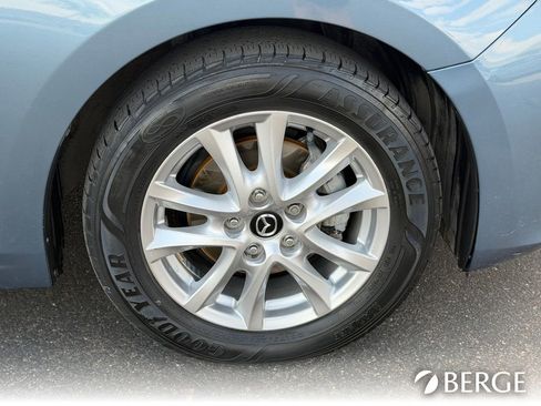 Used 2016 MAZDA MAZDA3 i Touring w/ Popular Equipment Package image 11