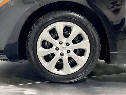 Used 2024 Toyota Corolla LE FWD image 9