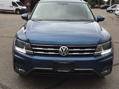 Used 2018 Volkswagen Tiguan SEL AWD/4WD image 2