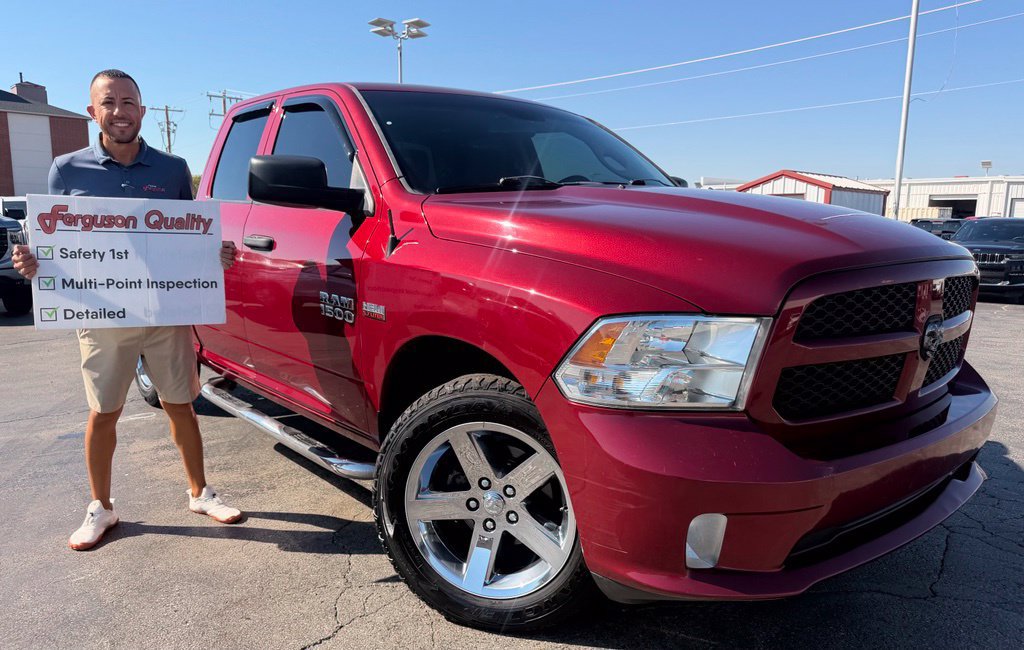 Used 2015 RAM 1500 Express RWD image 1