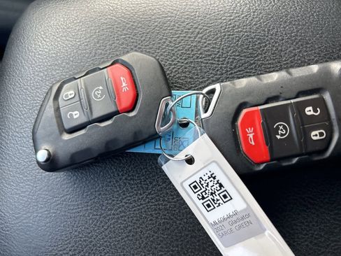 Used 2021 Jeep Gladiator Sport image 43