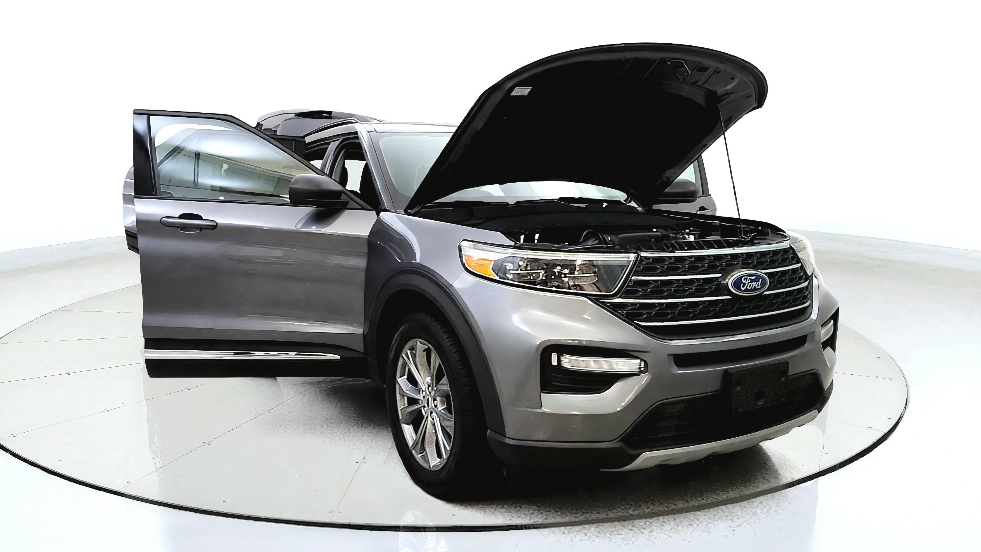 Used 2022 Ford Explorer XLT w/ Equipment Group 202A AWD/4WD image 9