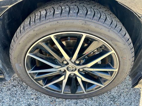 Used 2024 Toyota Camry SE image 11