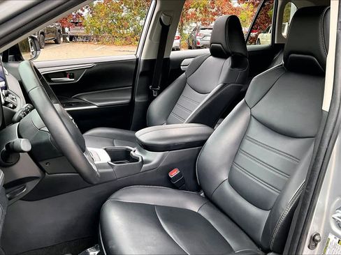 Certified 2023 Toyota RAV4 XLE Premium image 7