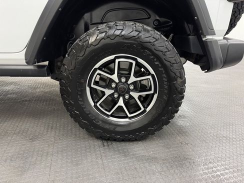 Used 2024 Jeep Wrangler Unlimited Rubicon w/ Convenience Group image 10