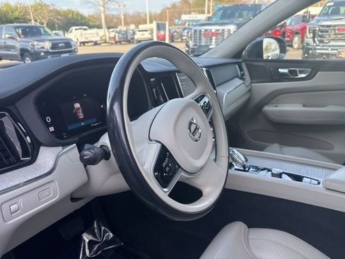 Used 2022 Volvo XC60 B6 Inscription w/ Advanced Package image 12
