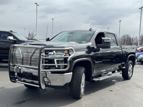 Used 2022 Chevrolet Silverado 2500 LTZ w/ LTZ Premium Package image 15