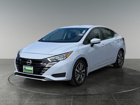 Used 2025 Nissan Versa SV w/ Trunk Package FWD image 3
