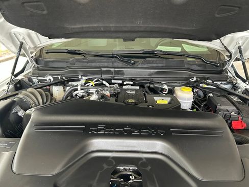 Used 2025 RAM 3500 Tradesman w/ Chrome Appearance Group RWD image 10