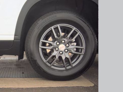 Certified 2025 GMC Acadia Elevation image 13