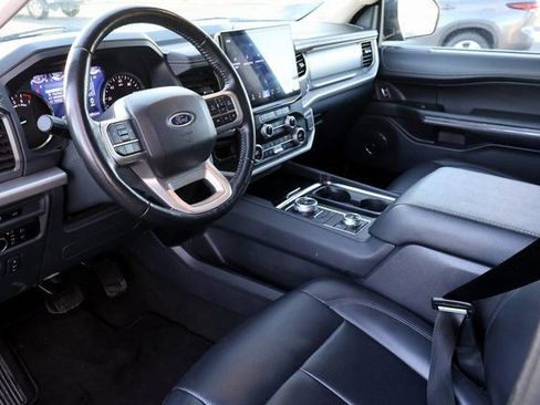 Certified 2024 Ford Expedition Max XLT image 3
