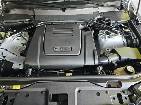 New 2025 Land Rover Discovery S image 30