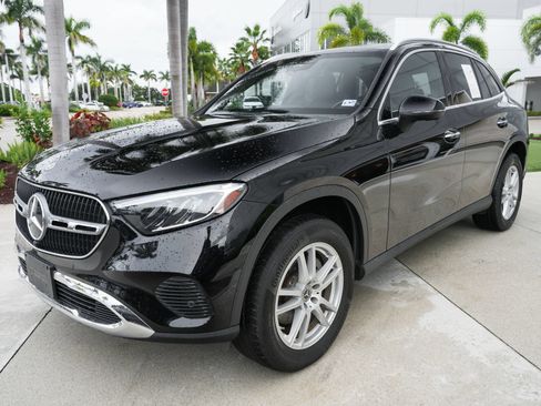 Used 2023 Mercedes-Benz GLC 300 4MATIC image 6