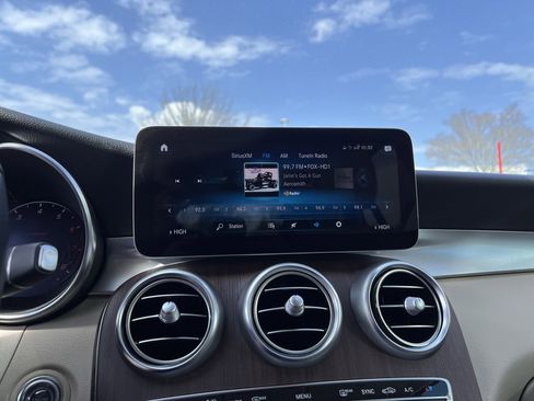 Used 2022 Mercedes-Benz GLC 300 image 25