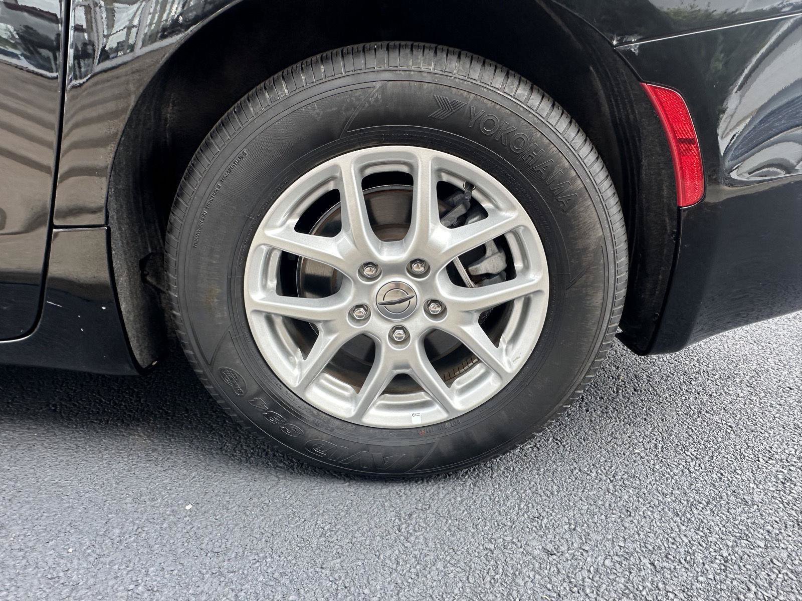 Used 2025 Chrysler Pacifica Select FWD image 17