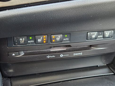 Used 2022 Lexus ES 350 w/ Premium Package image 10