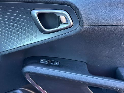 Used 2021 Kia Soul S image 18