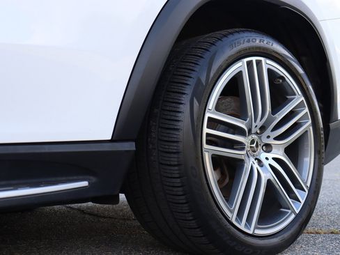 Used 2024 Mercedes-Benz GLS 450 4MATIC image 19