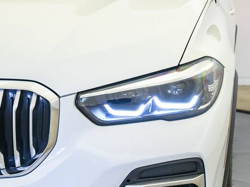 Certified 2022 BMW X5 sDrive40i w/ Premium Package RWD image 8