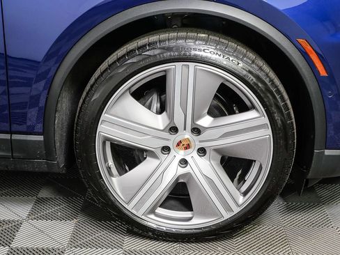 New 2026 Porsche Macan Electric image 39