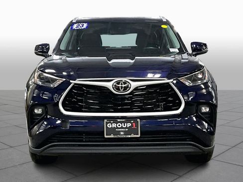 Used 2023 Toyota Highlander XLE image 4