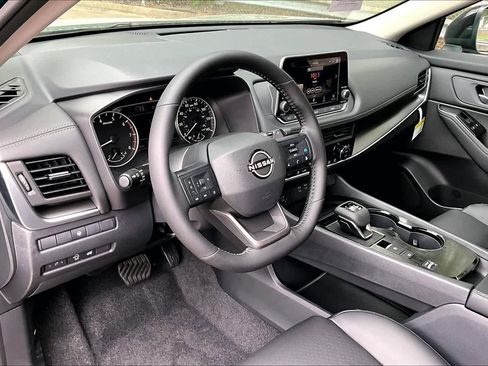 New 2026 Nissan Rogue SV FWD image 10