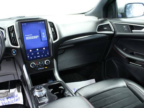 Used 2021 Ford Edge ST-Line w/ Class II Trailer Tow Package image 19