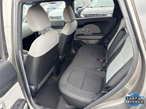 Used 2015 Kia Soul + image 16