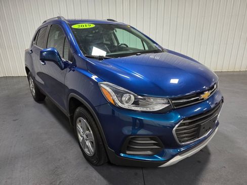 Used 2019 Chevrolet Trax LT w/ Driver Confidence Package AWD/4WD image 2