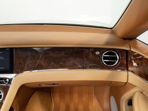 Used 2020 Bentley Continental GT AWD/4WD image 45