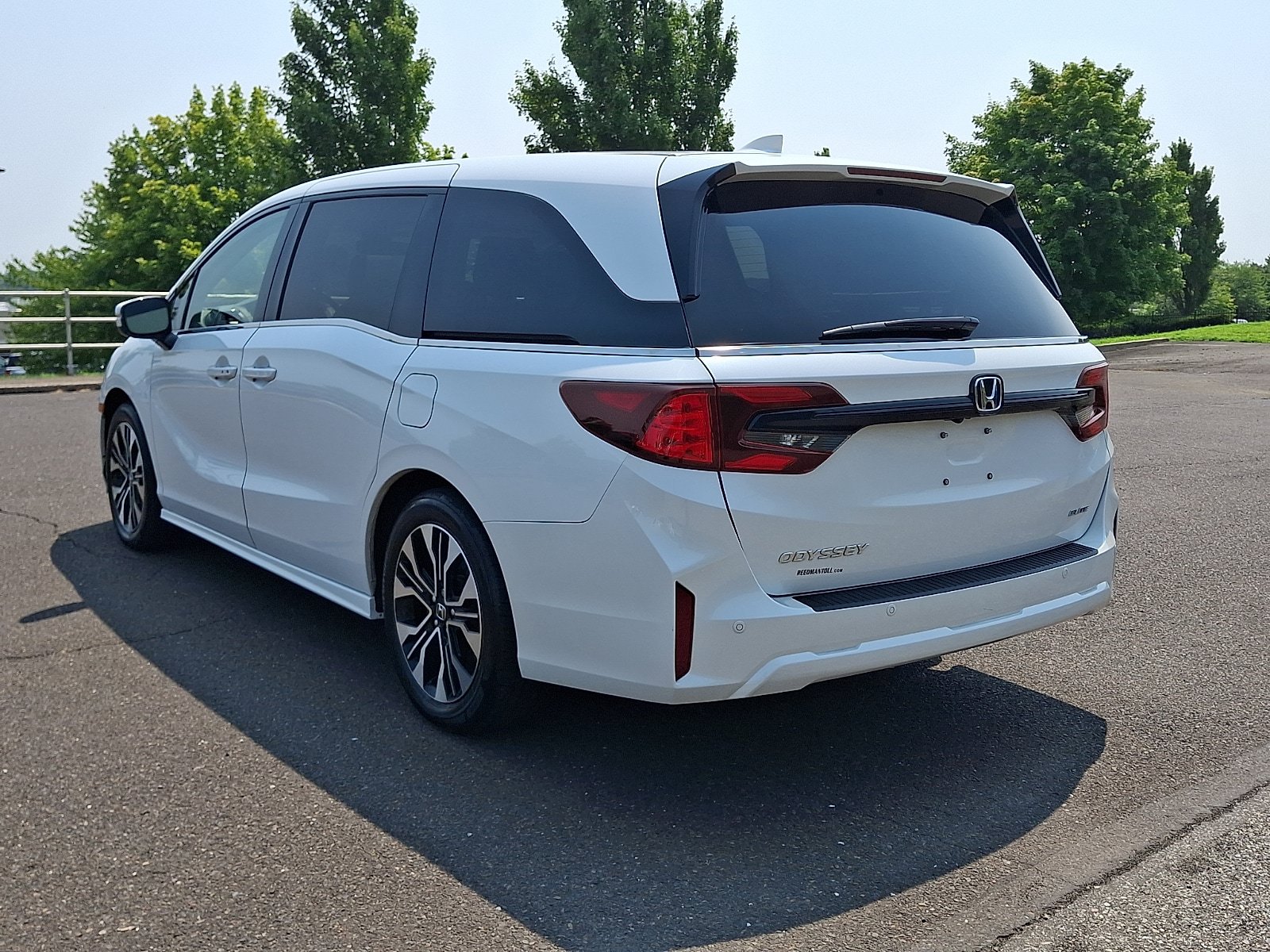 Used 2025 Honda Odyssey Elite image 4