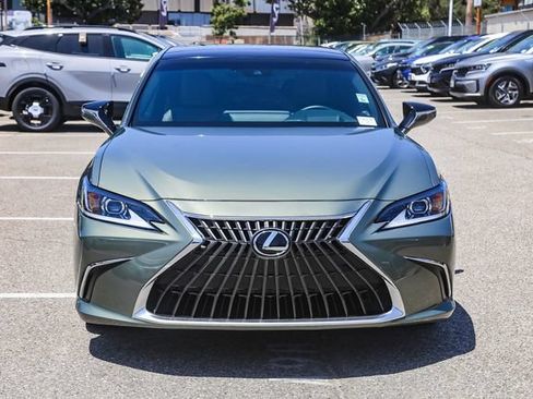 Used 2025 Lexus ES 350 w/ Premium Package FWD image 3