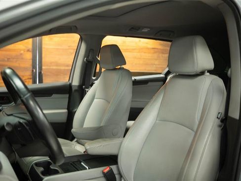 Used 2024 Honda Odyssey EX-L image 11