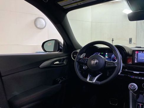 Used 2024 Alfa Romeo Tonale Veloce image 15