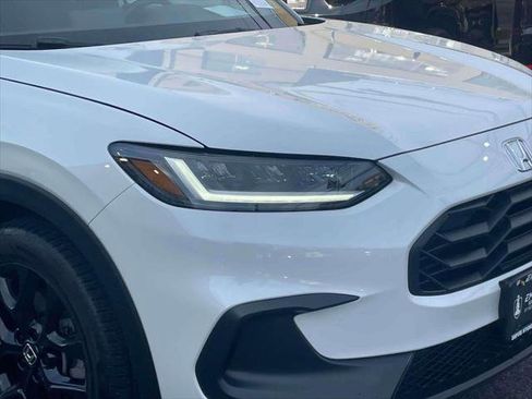 Used 2023 Honda HR-V Sport image 9