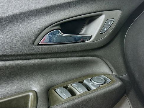 Used 2023 Chevrolet Equinox LT image 18