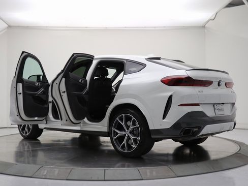 Used 2026 BMW X6 M60i image 14