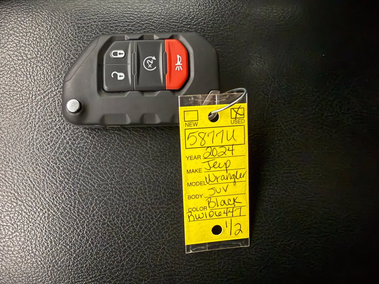 Used 2024 Jeep Wrangler Unlimited Rubicon w/ Technology Group AWD/4WD image 31