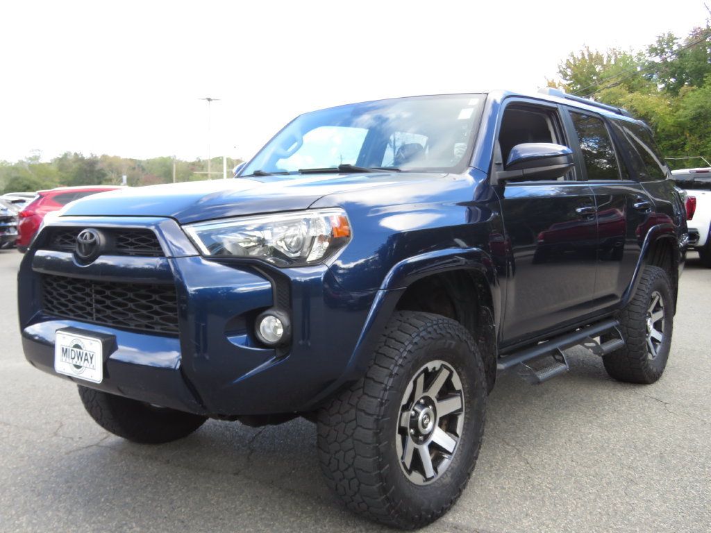 Used 2019 Toyota 4Runner SR5 AWD/4WD image 1