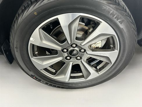 Used 2025 Ford Escape Platinum AWD/4WD image 11