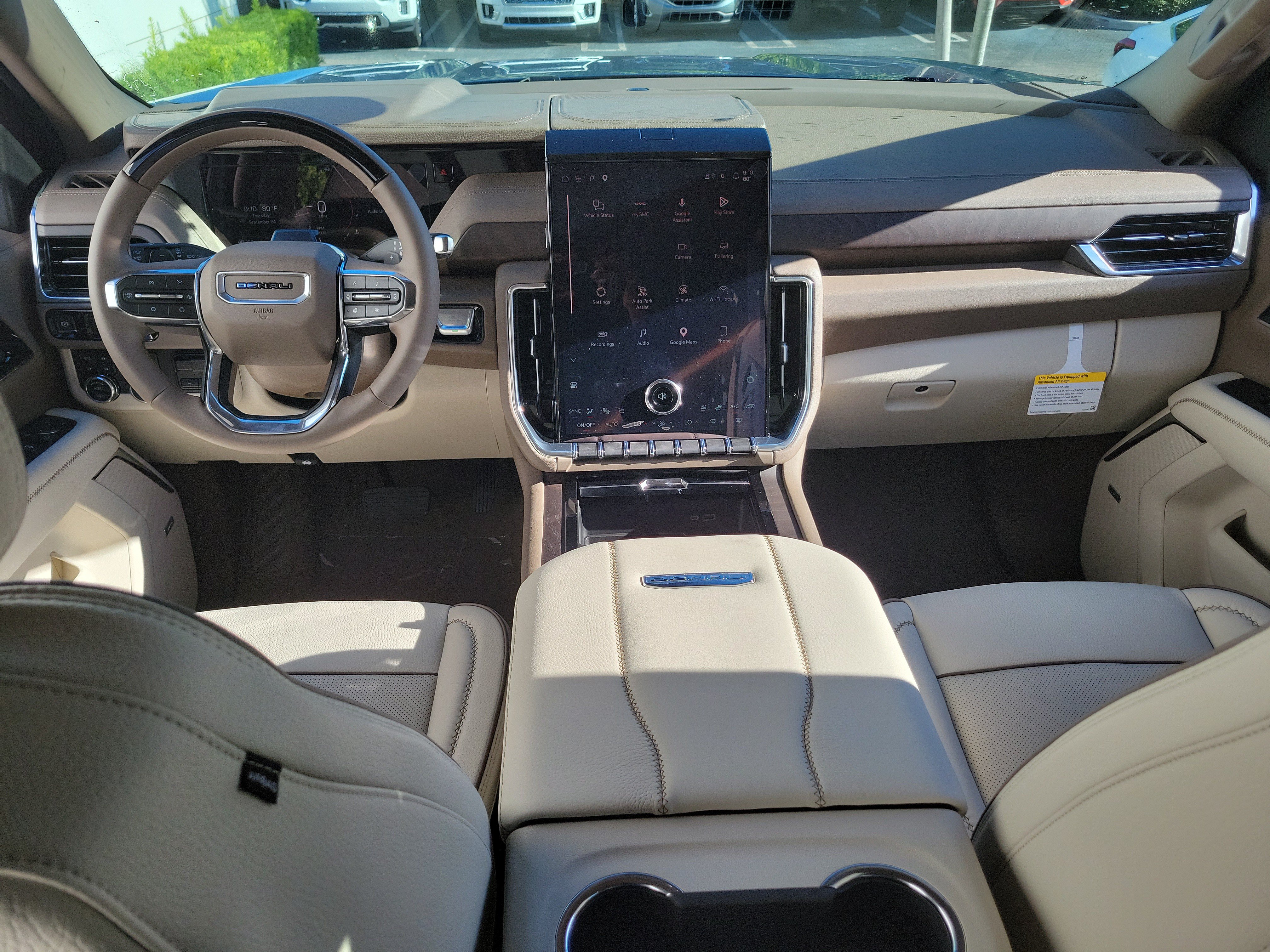 New 2026 GMC Yukon Denali w/ Denali Reserve Package AWD/4WD image 17