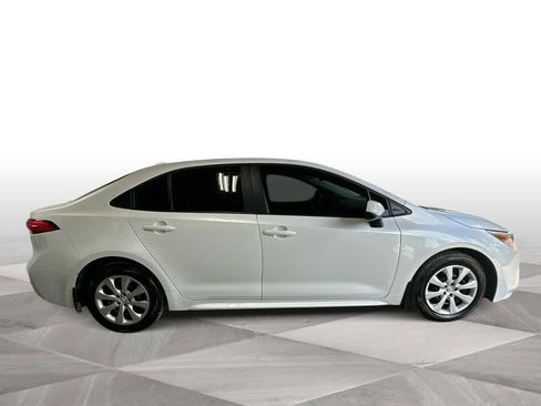 Used 2025 Toyota Corolla LE FWD image 9