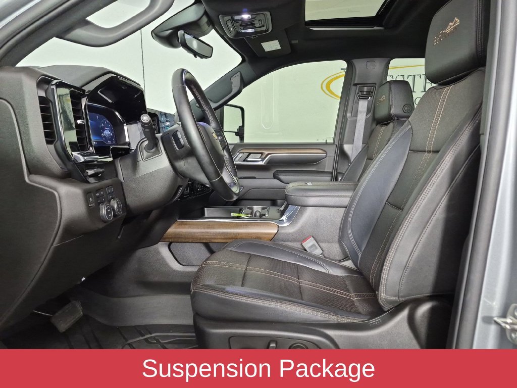 Used 2024 Chevrolet Silverado 2500 High Country w/ High Country Premium Package AWD/4WD image 16