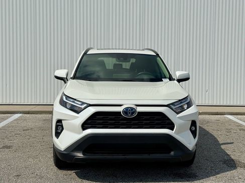 Used 2022 Toyota RAV4 XLE Premium image 8