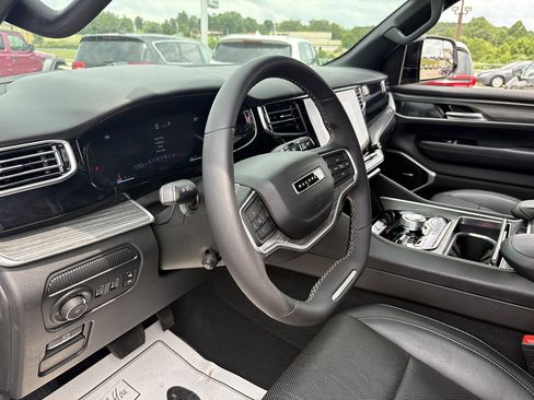 Used 2023 Jeep Wagoneer Series II w/ Rear Seat Video Group 1 AWD/4WD image 30