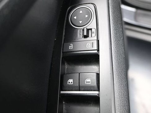 Used 2023 Kia Soul LX w/ Option Group 015 FWD image 11